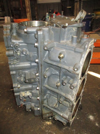 Load image into Gallery viewer, Yamaha 200hp 0X66 2 stroke outboard crankcase block
