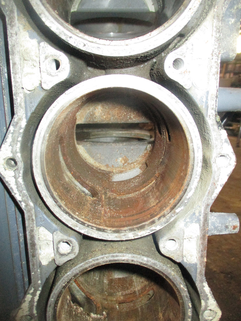 Yamaha 200hp 0X66 2 stroke outboard crankcase block