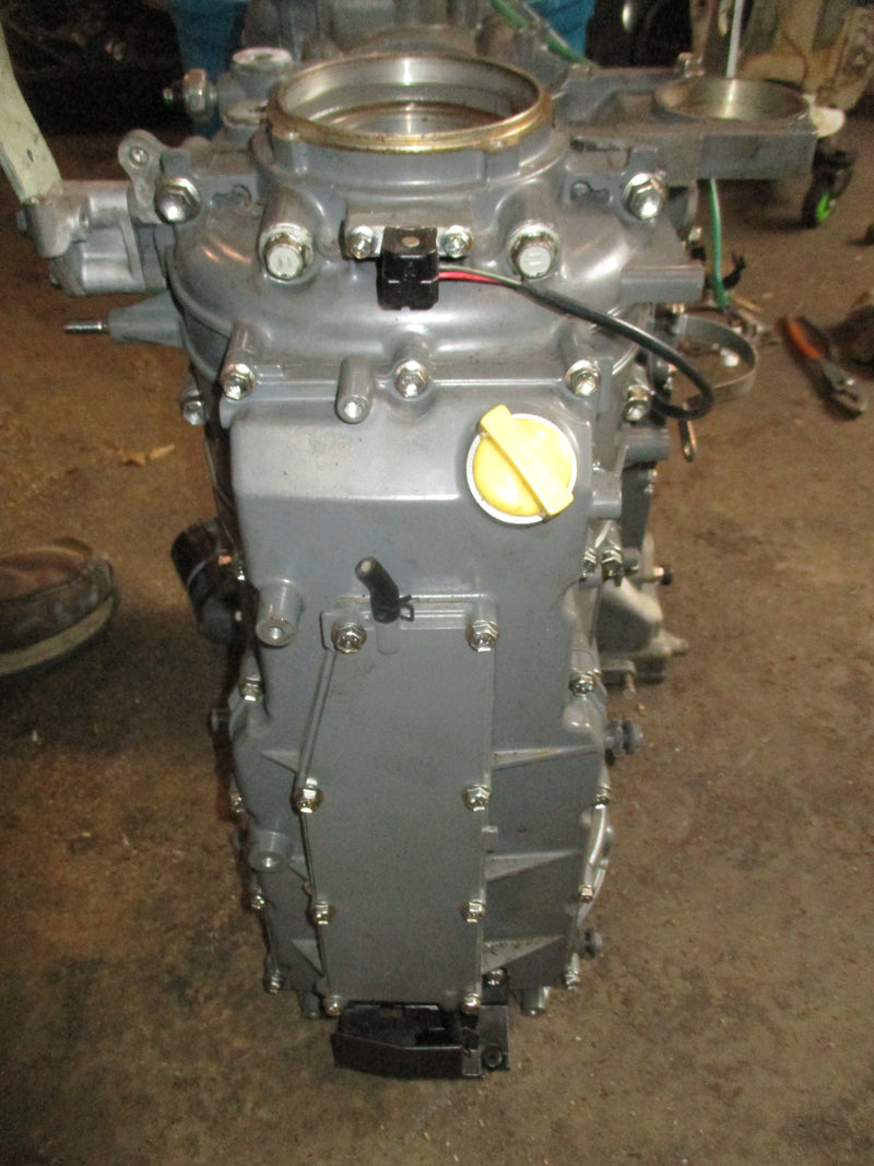 Suzuki DF175 outboard crankcase block