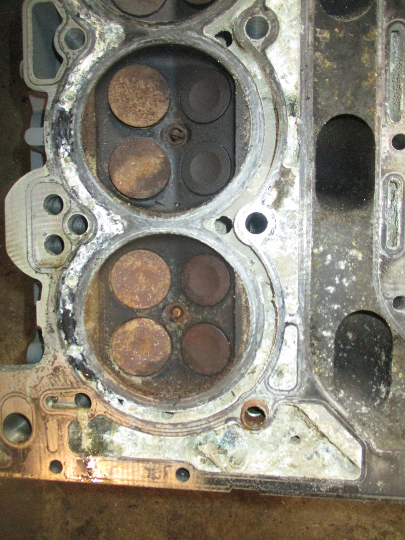 Suzuki DF175 outboard cylinder head