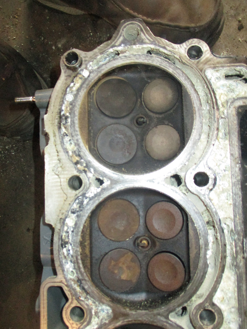 Suzuki DF175 outboard cylinder head