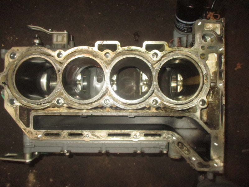 Suzuki DF175 175hp 4 stroke Outboard Crankcase block