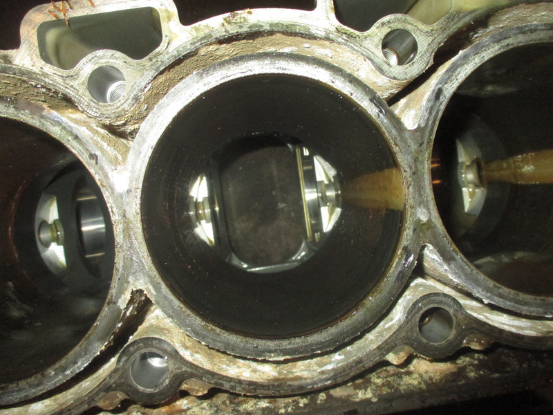 Suzuki DF175 175hp 4 stroke Outboard Crankcase block