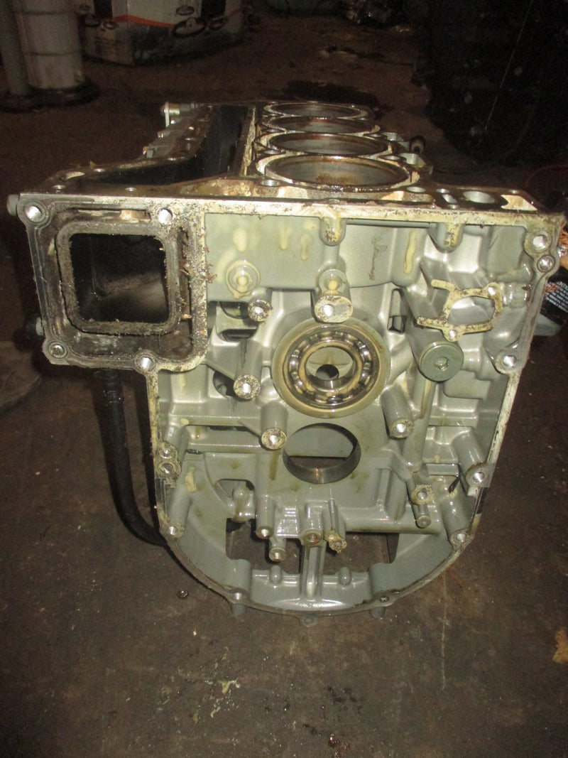 Suzuki DF175 175hp 4 stroke Outboard Crankcase block