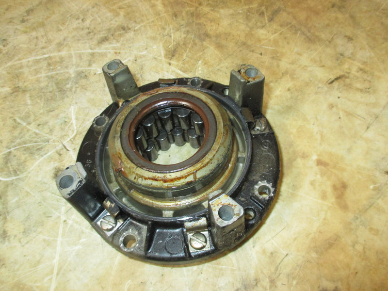 Evinrude 88hp 2 stroke outboard upper bearing carrier (321238)