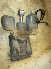 Load image into Gallery viewer, Honda BF90A 90hp 4 stroke outboard tilt trim unit
