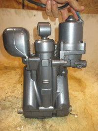 Load image into Gallery viewer, Yamaha 130hp 2 Stroke outboard Tilt Trim Unit
