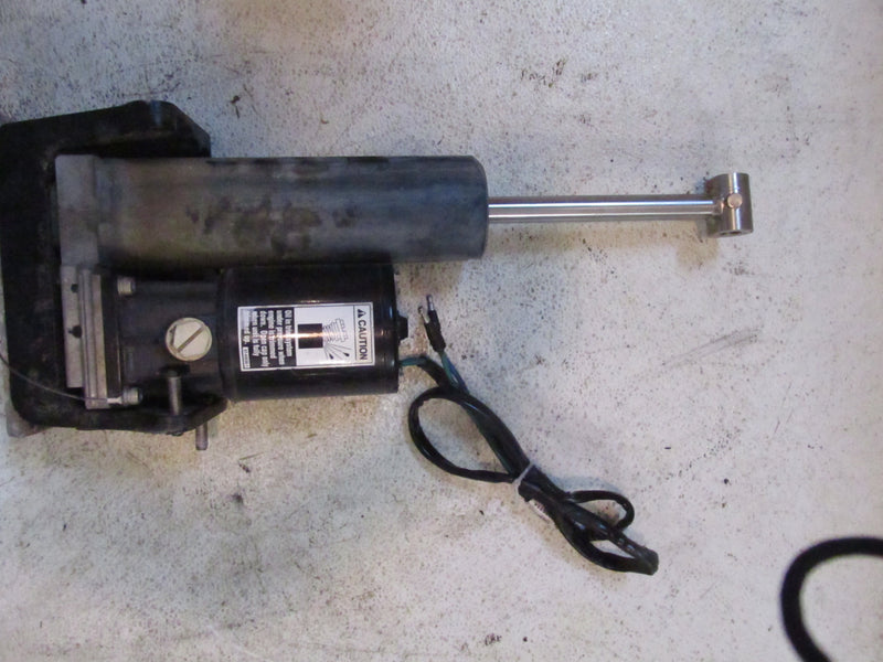 Mercury 60HP EFI 4 Stroke Outboard Tilt trim unit