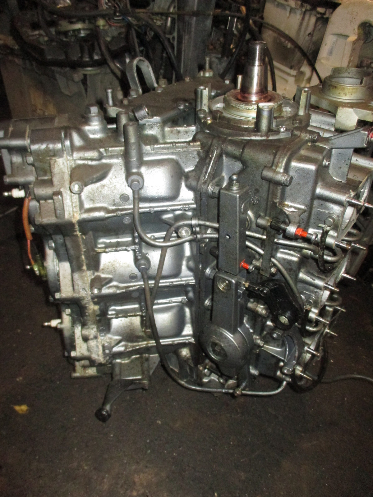 Yamaha 200hp 2 stroke outboard crankcase powerhead