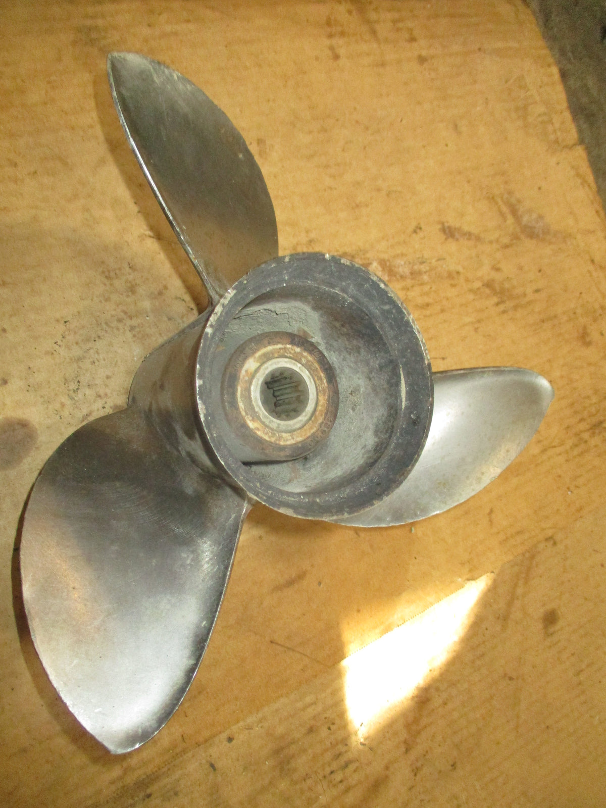 Evinrude VRO 70hp outboard  Stainless Propeller 13 x 19 389510