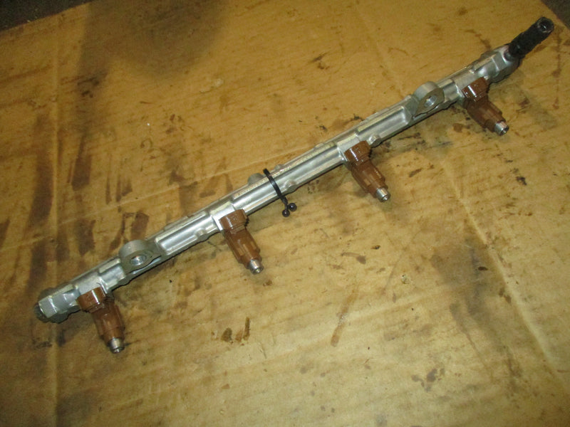 Suzuki DF175 outboard fuel rail injector set (15710-96J00)