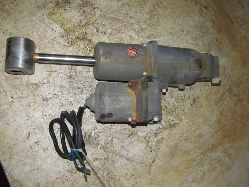 Johnson 90hp 4 Stroke Outboard Tilt Trim Unit (48400-90J00)