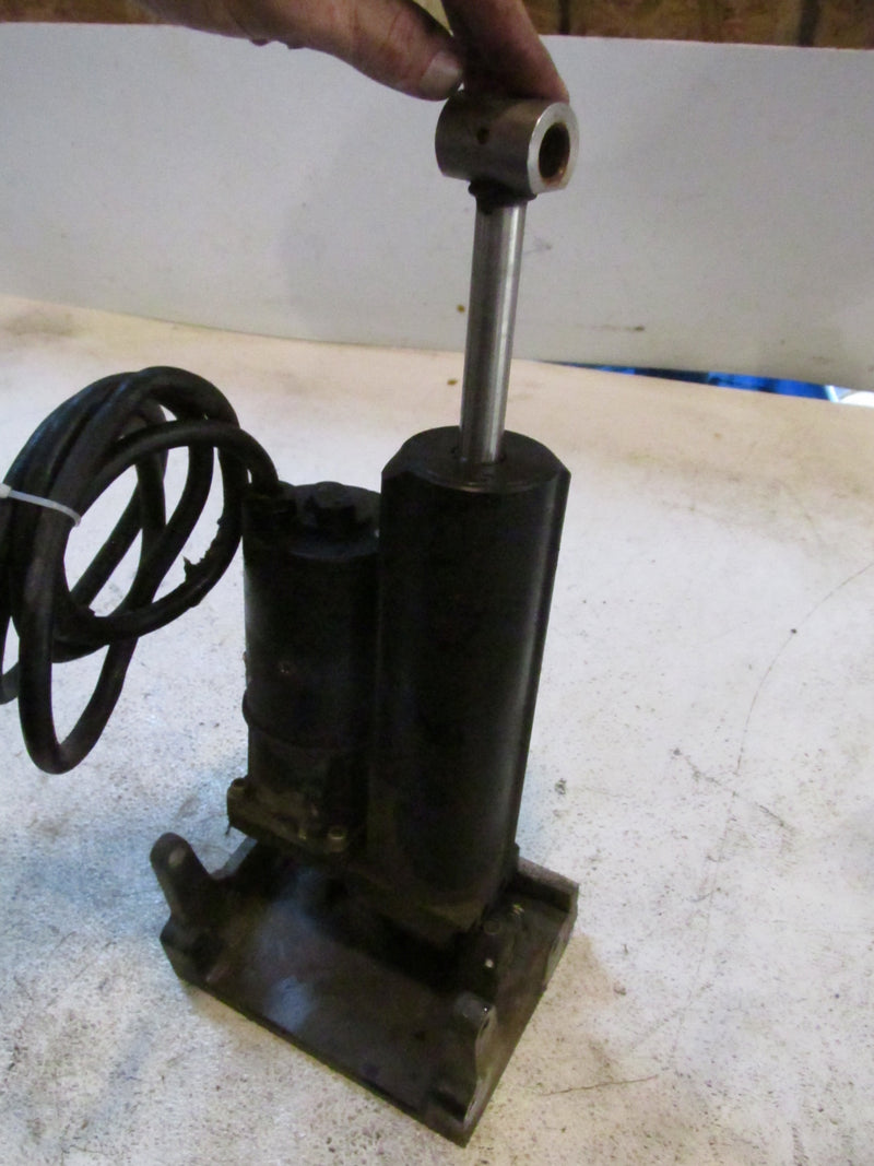Mercury Mariner 90hp 2 Stroke Outboard Tilt Trim Unit
