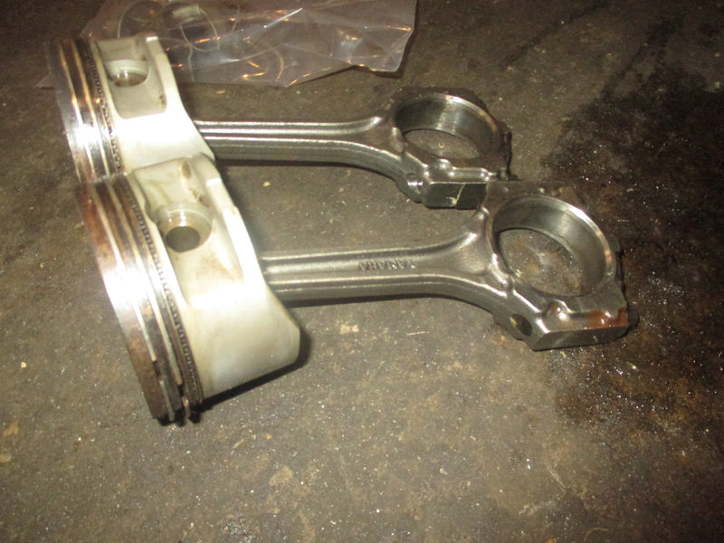 Yamaha/Mercury 115hp 4 stroke Outboard Piston and rod set of 2 (68V)