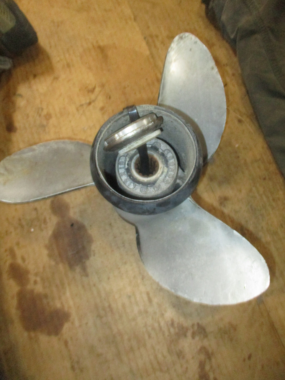 Evinrude VRO 70hp outboard Aluminum Propeller 390896 13 x 19