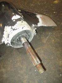 Load image into Gallery viewer, Suzuki DF90 outboard 25" lower unit
