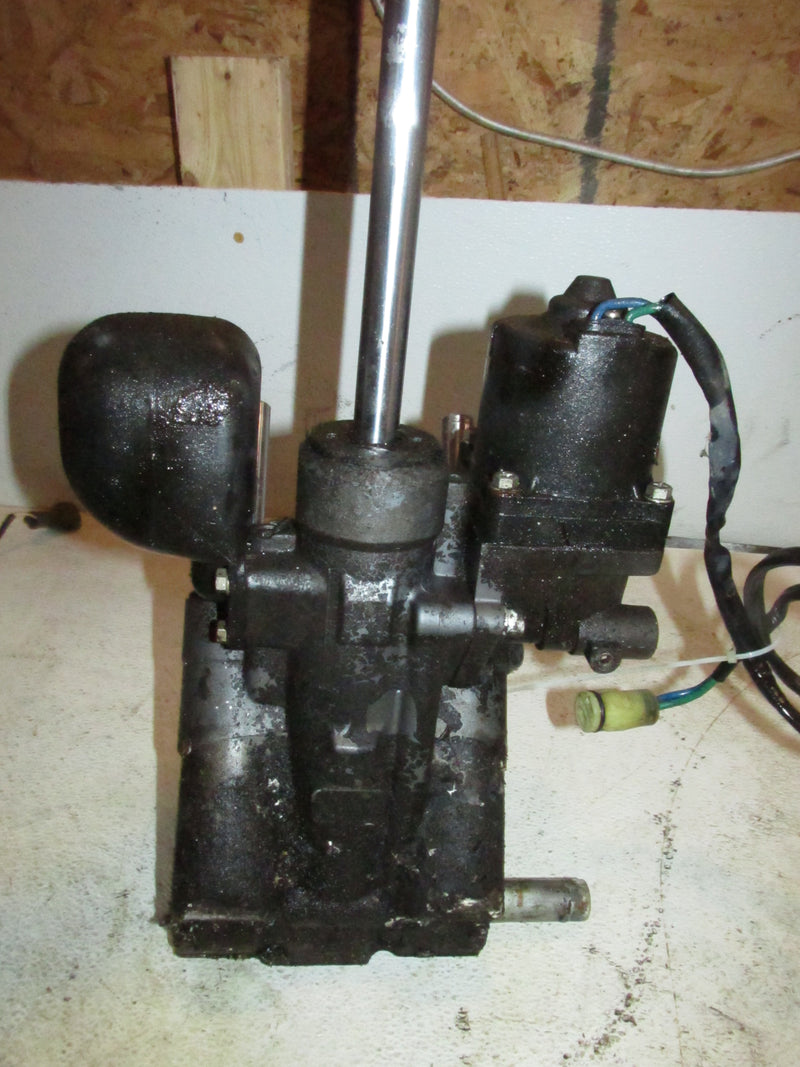 Suzuki DF140 140hp Outboard Showa Tilt Trim Unit (48503-92J01)