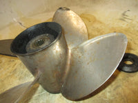 Load image into Gallery viewer, Evinrude 135hp Ficht 2 stroke outboard offshore stainless steel propellor
