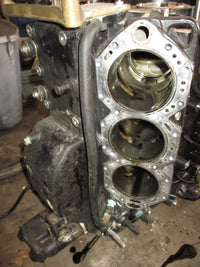 Load image into Gallery viewer, Evinrude 135hp Ficht 2 stroke outboard crankcase block (5000821)
