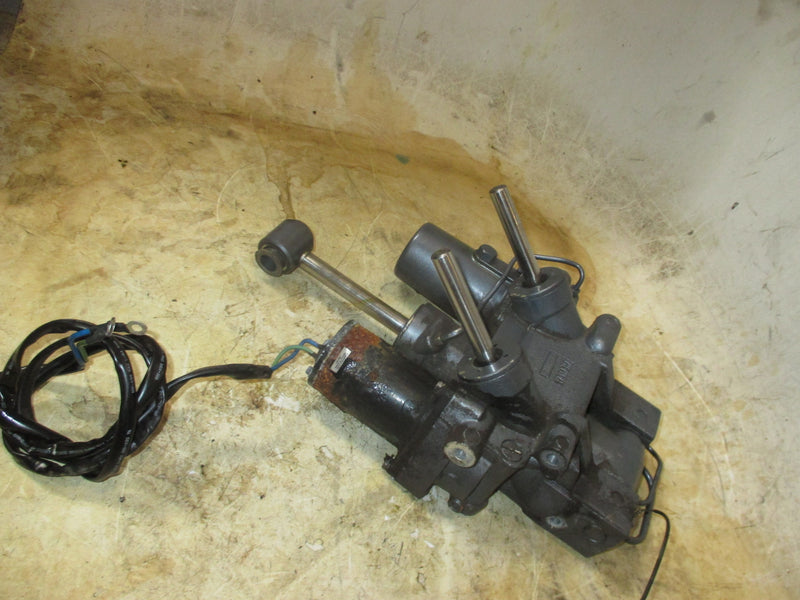 Yamaha 90hp 2 Stroke outboard Tilt Trim Unit (6H1-17)