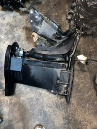 Load image into Gallery viewer, Mercury 60hp 2 stroke outboard 20" shaft mid section
