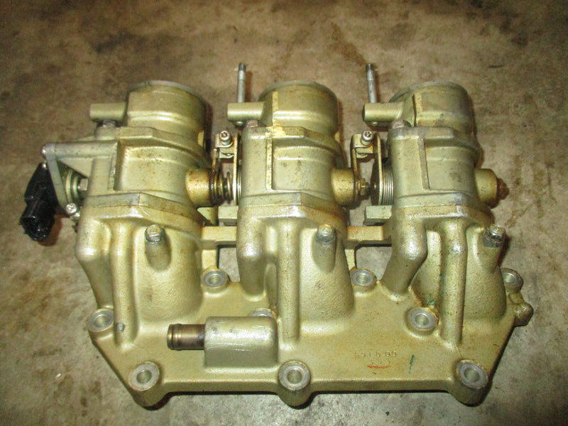 Yamaha Mercury 225hp outboard Starboard intake manifold 69J-13641-00