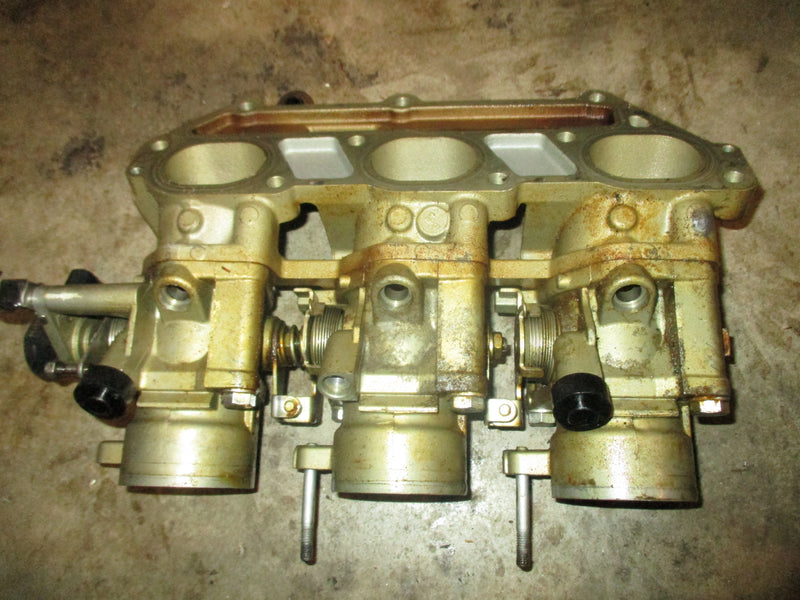 Yamaha Mercury 225hp outboard Starboard intake manifold 69J-13641-00
