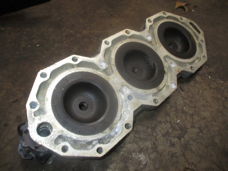 Evinrude Ocean Pro 200hp outboard cylinder head (340839)