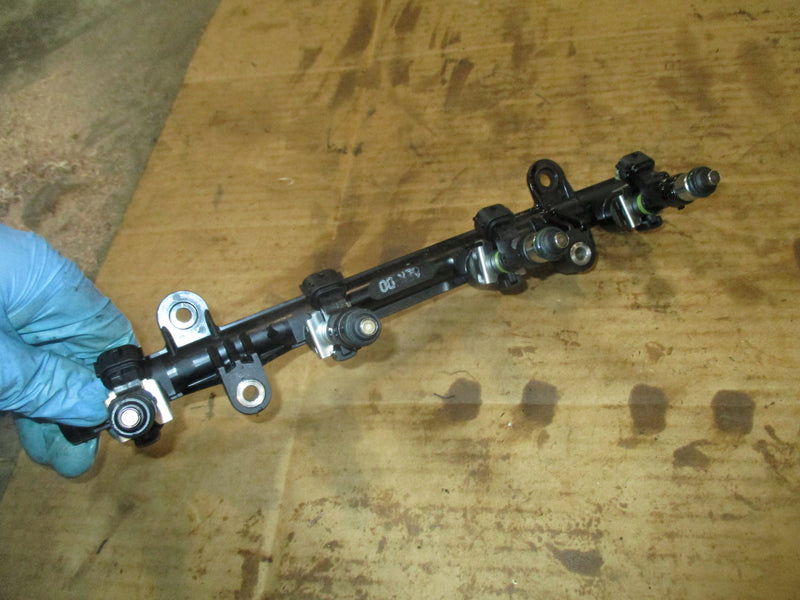 Yamaha 115hp 4 stroke outboard fuel rail and injector set (6EK-13160-00-00)