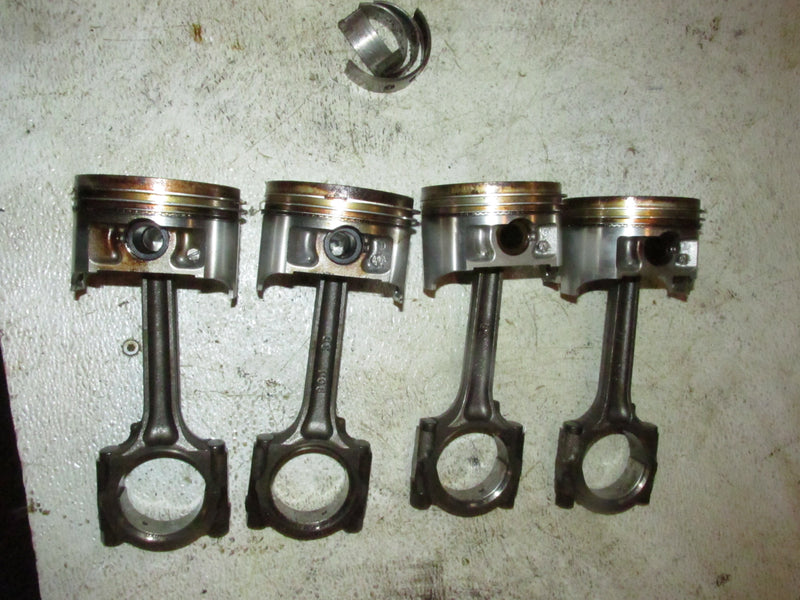 Suzuki DF115 115hp Outboard Piston and Rod Set (12111-90J01)