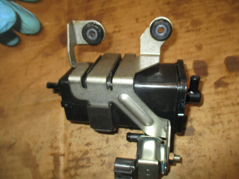 Yamaha 115hp 4 stroke outboard air cannister and solenoid valve