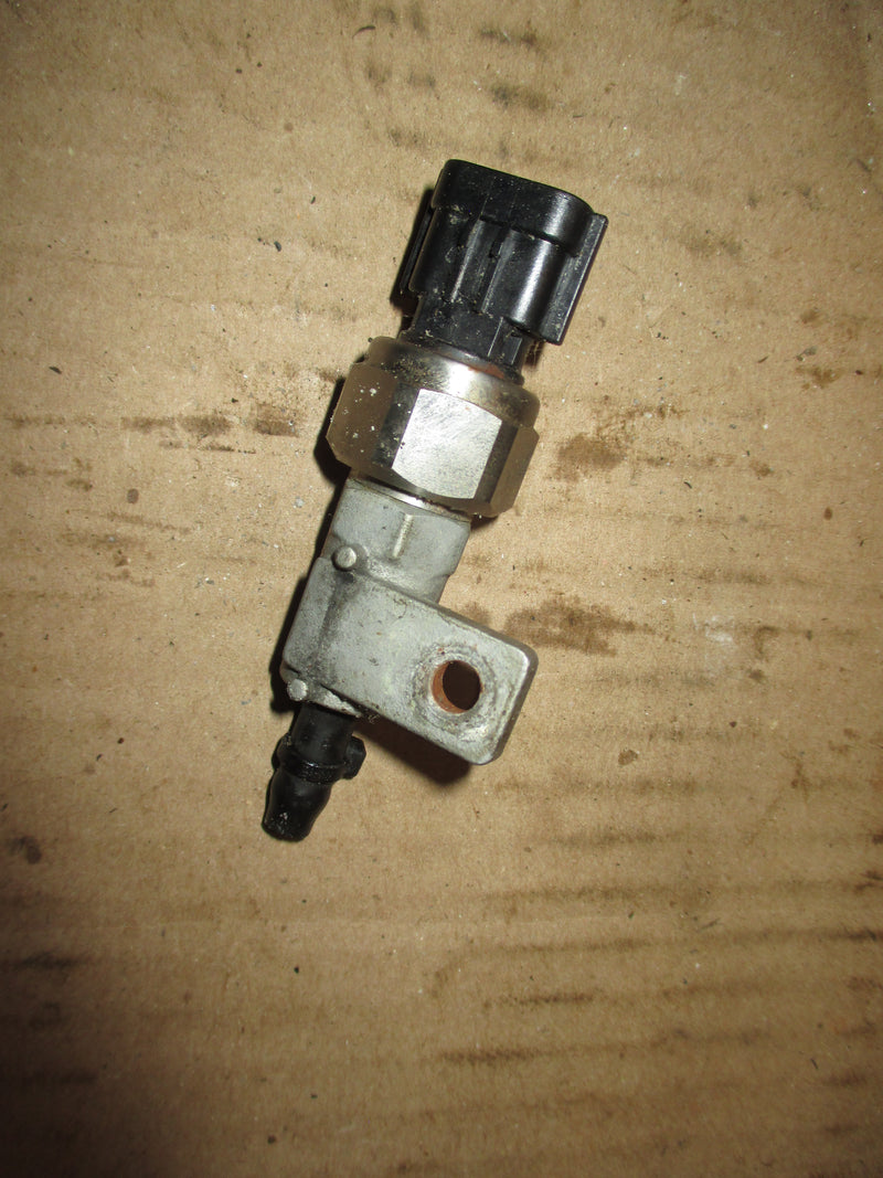 Yamaha 4.2L 300hp 4 stroke outboard speed / water pressure sensor (6AW-8366B-01)