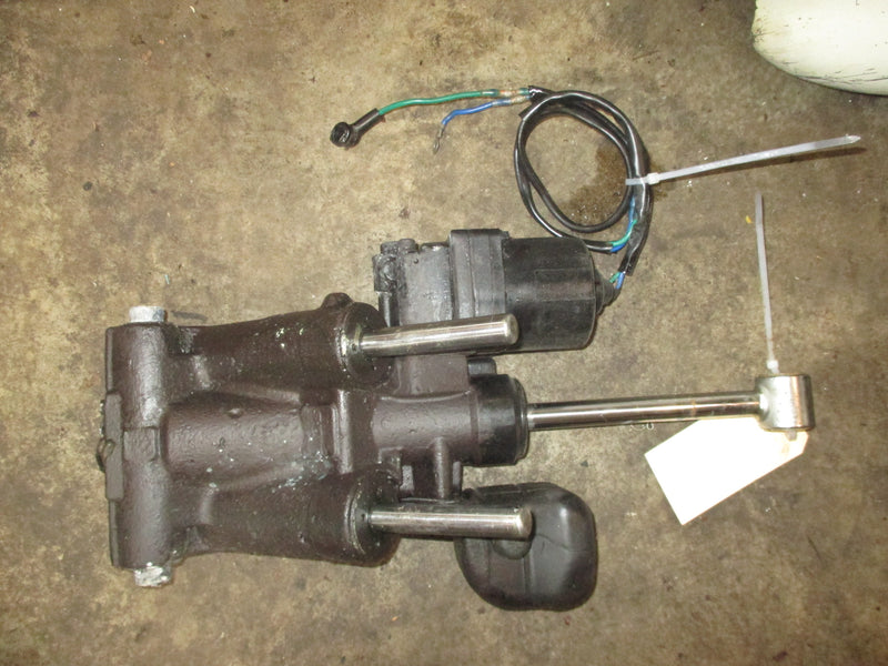 Suzuki DF140 140hp 4 stroke outboard tilt trim unit