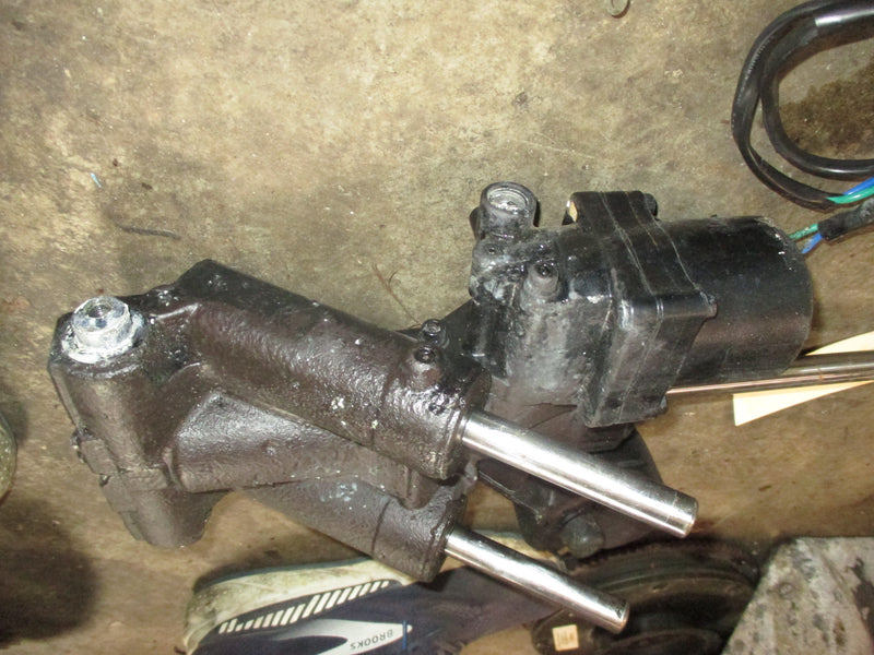 Suzuki DF140 140hp 4 stroke outboard tilt trim unit