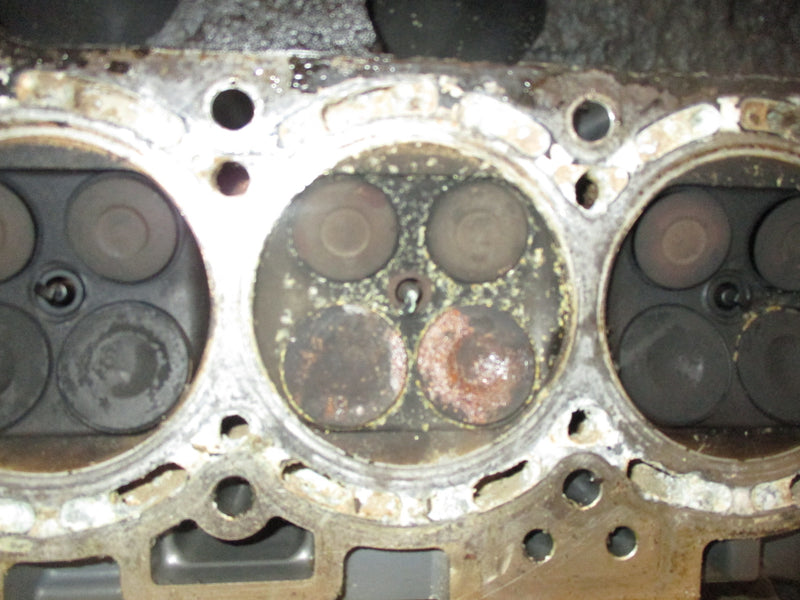 Suzuki DF140 140hp 4 stroke outboard cylinder head