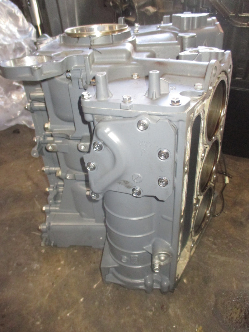 Suzuki DF350A 350hp 4 Stroke outboard Crankcase Block