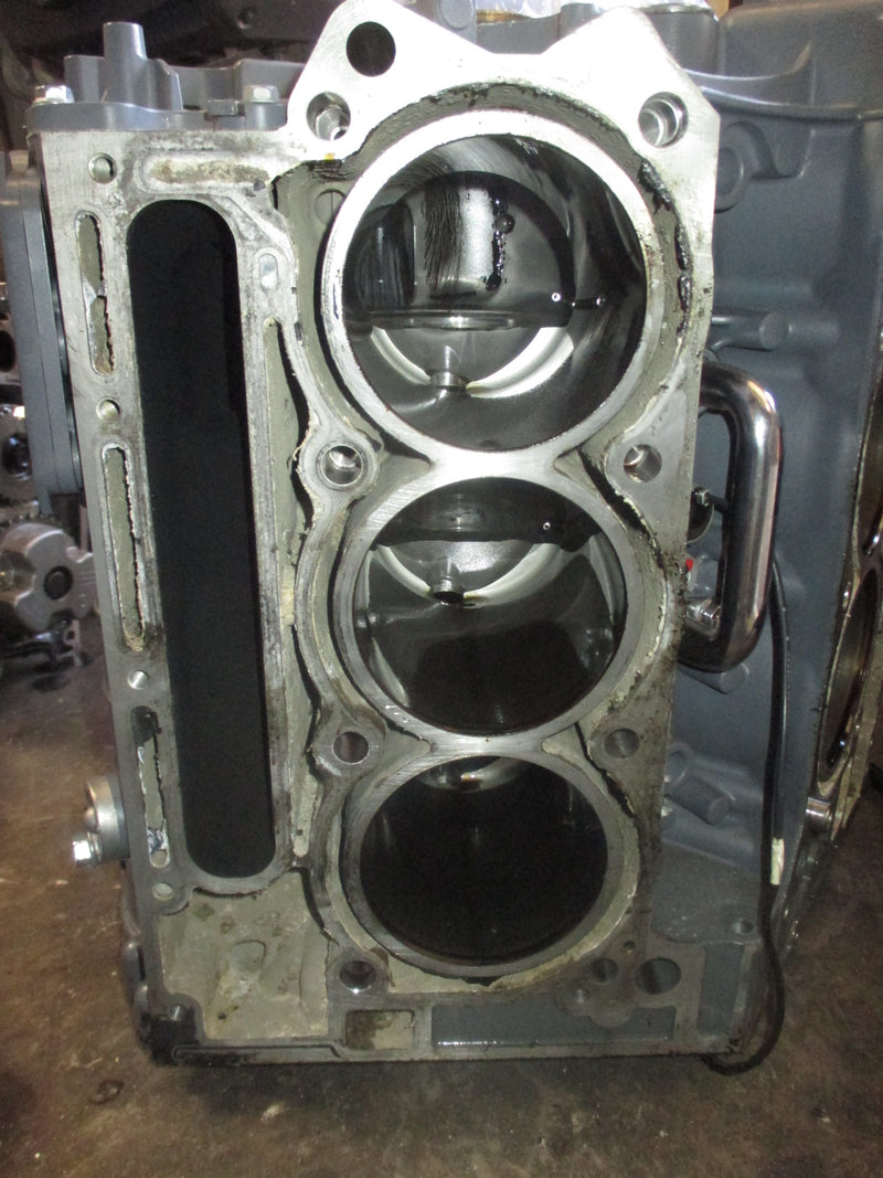 Suzuki DF350A 350hp 4 Stroke outboard Crankcase Block
