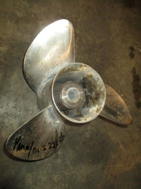 Load image into Gallery viewer, Yamaha 225hp outboard Counter Stainless propeller 13 3/4 x 19-ML
