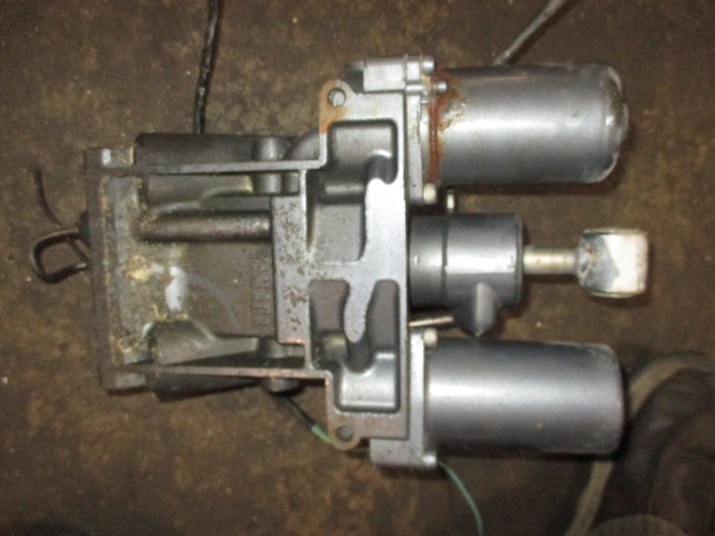Yamaha 4.2L 300hp 4 stroke outboard tilt trim unit 69J-43800-06-8D