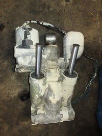 Load image into Gallery viewer, Johnson 90hp ocean pro 2 stroke outboard tilt trim unit
