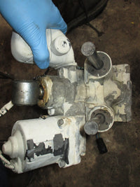 Load image into Gallery viewer, Johnson 90hp ocean pro 2 stroke outboard tilt trim unit
