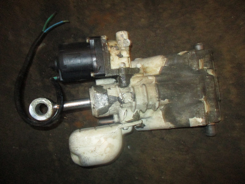 Johnson 150hp Ocean Runner 2 stroke outboard tilt trim unit PARTS ONLY