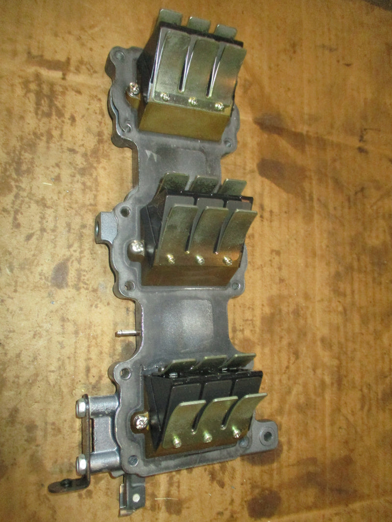 Yamaha 90hp 2 stroke outboard intake manifold w/ reeds (6H1-13641-02-94)