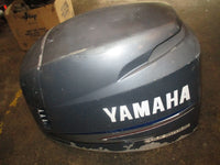Load image into Gallery viewer, Yamaha 115hp 4 stroke outboard top cowling Broken in back
