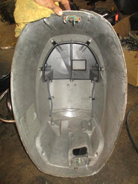 Load image into Gallery viewer, Yamaha 115hp 4 stroke outboard top cowling Broken in back
