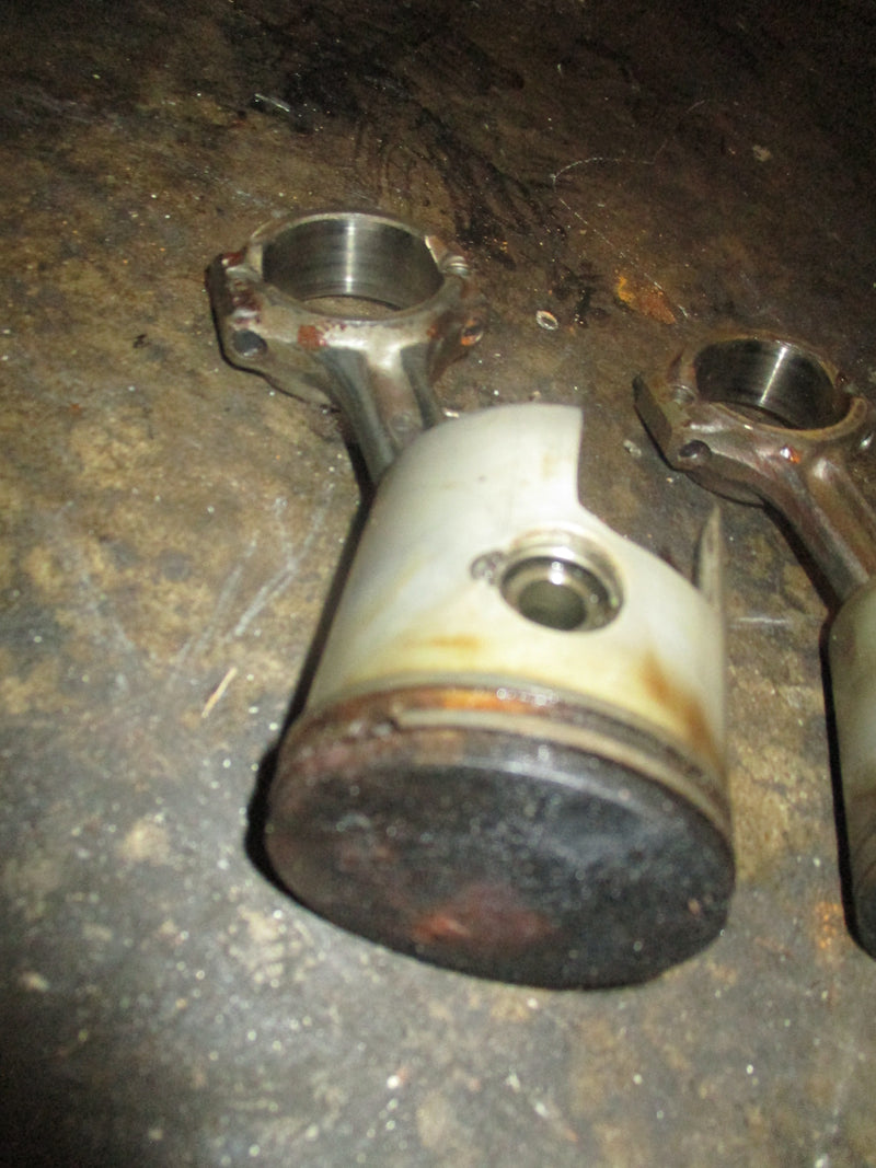 Evinrude 35hp 2 stroke outboard piston and rod set of 2 (485896/339157)