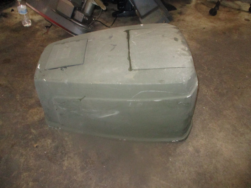 Suzuki DT90 outboard top cowling