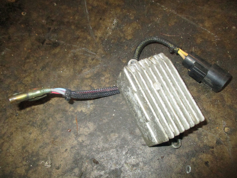 Evinrude 35hp 2 stroke outboard rectifier regulator (584890)