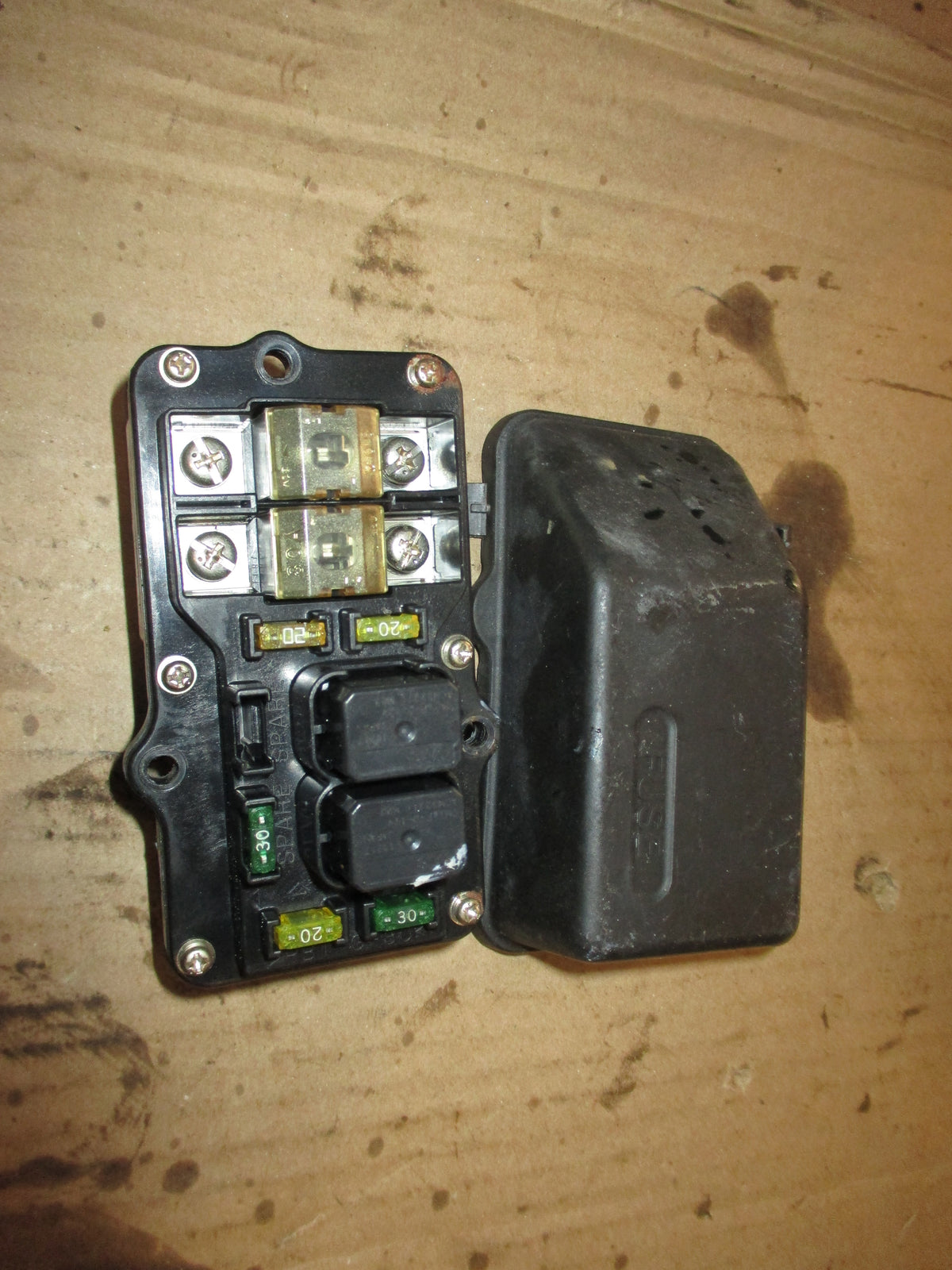 Yamaha 200hp HPDI outboard fuse box (68F-82170-01-00) | Strouds Marine