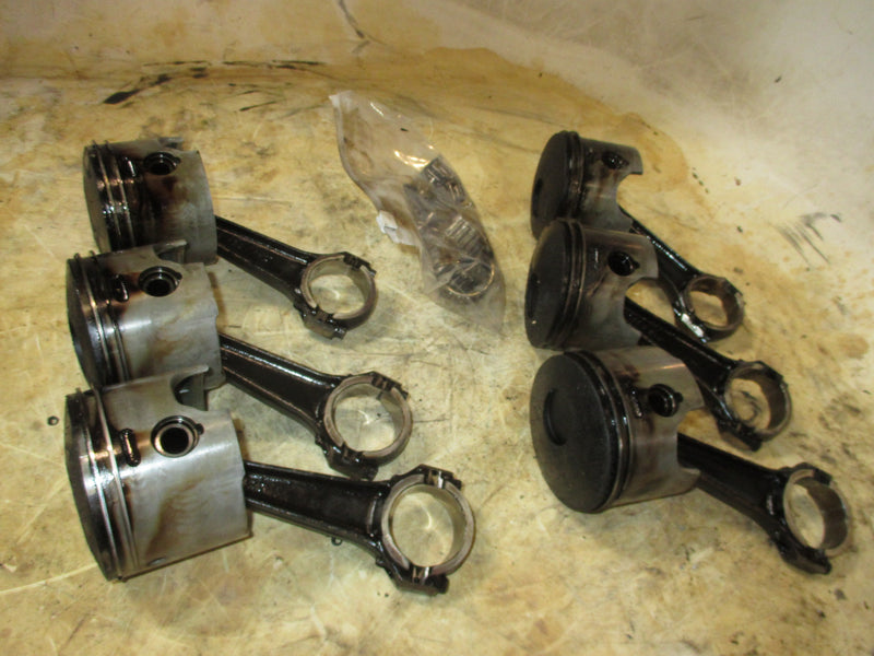 Evinrude 135hp Ficht 2 stroke outboard piston and rod set (5005151)